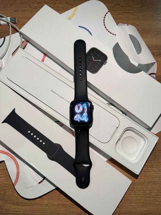 Apple Watch 5 44мм СРОЧНО