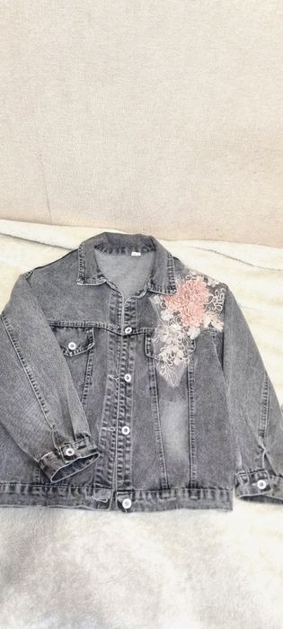 Джинсовая куртка на 11-13лет