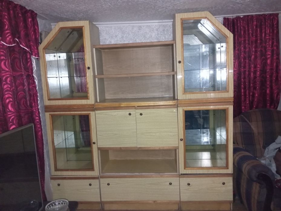 Продам стенку срочно