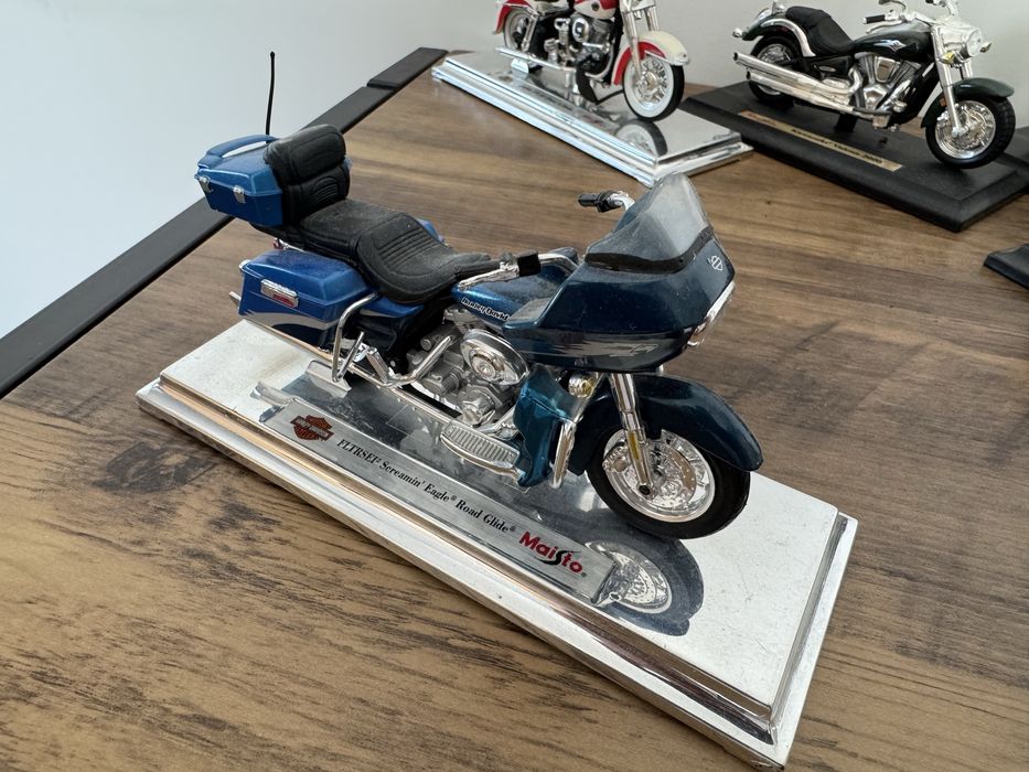 Макети мотори Maisto