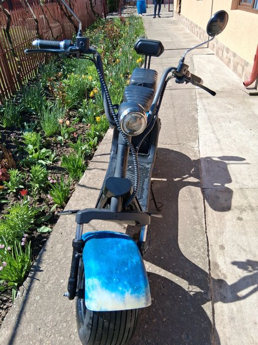 Vînd scuter electric