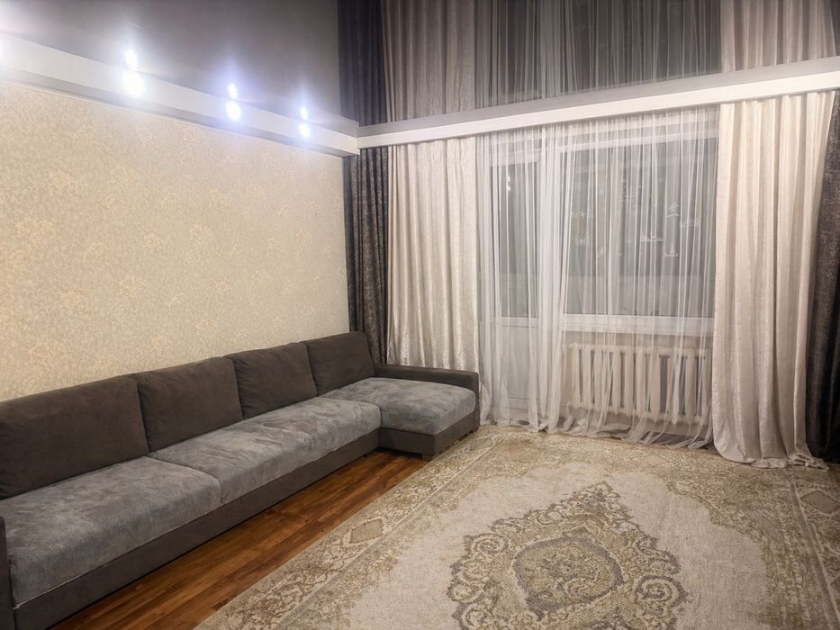 Обменяю 2-комнатную квартиру на 4-комнатную (Центр 3)