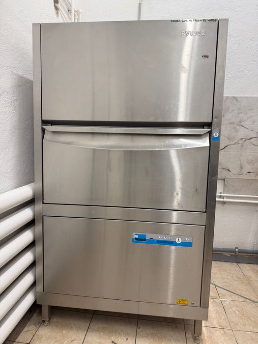 Masina profesionale de spalat vase mari, tavi, oale Meiko