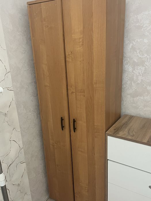 Продаю шкаф и тумбу