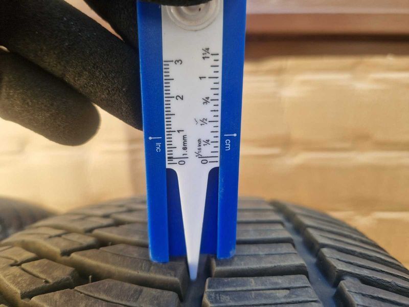 2 Kleber R17 235/65
всесезонни гуми
DOT1619