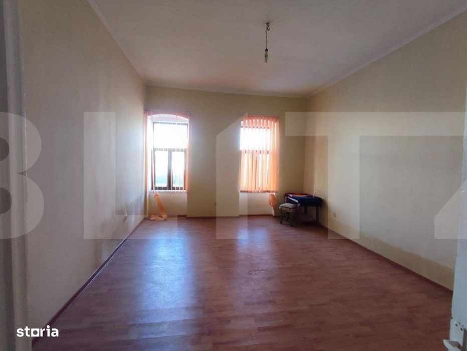 Spatiu comercial 83 mp, central