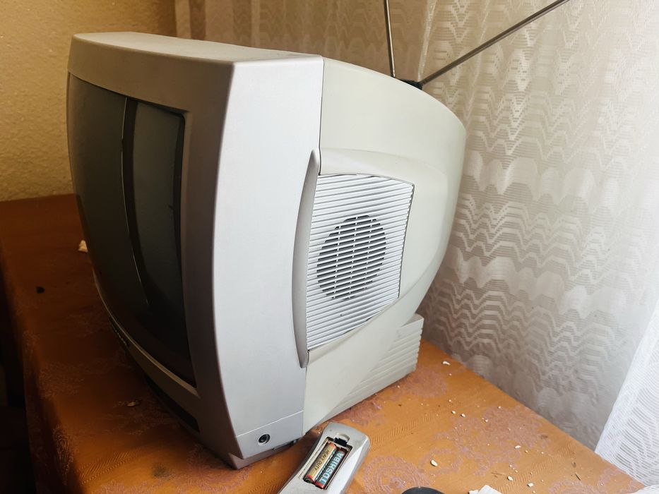 Televizor vechi cu tub