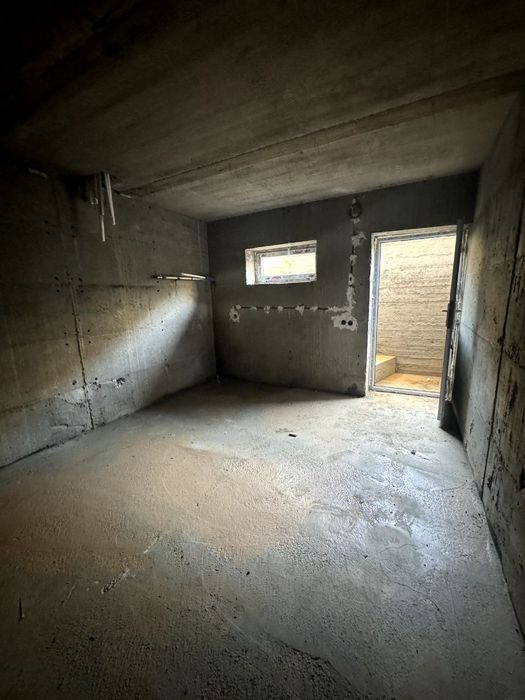 Nazarbekda Fayizli Uylar sotladi