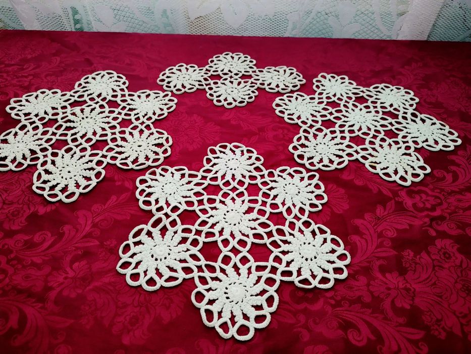 Fată de masa și mileuri tradiționale