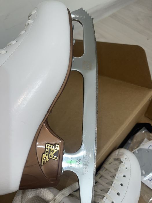 Коньки профессиональные фигурные