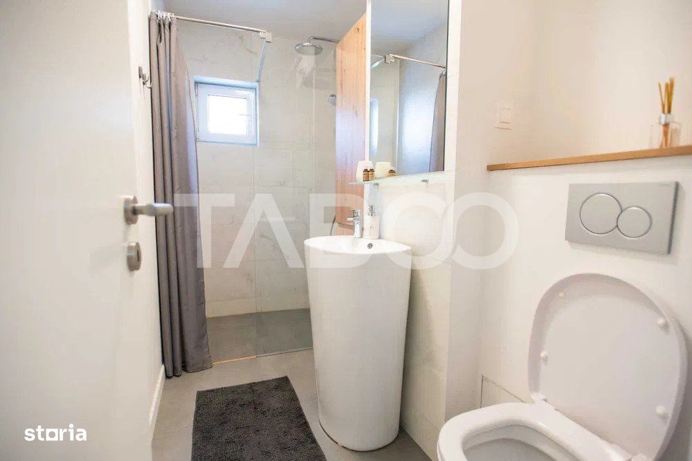 Apartament de inchiriat cu 3 camere etajul 1 in zona Strand