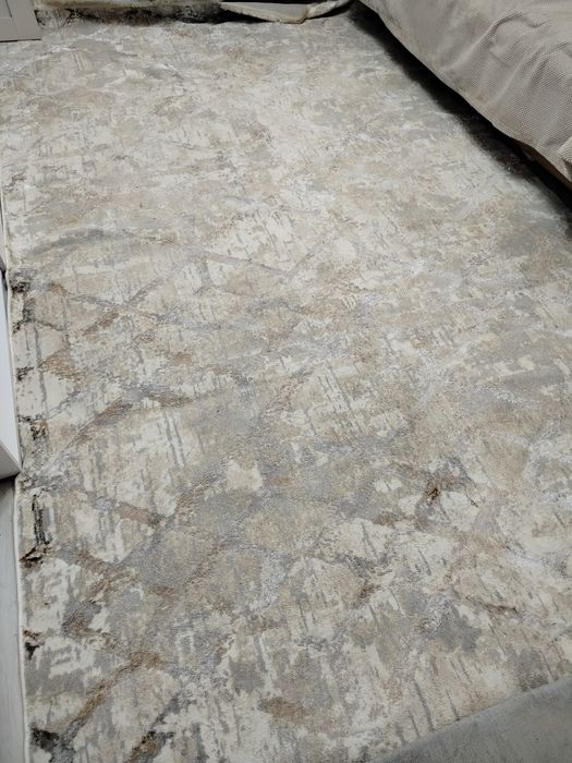 Продам ковер. В отличном состоянии.