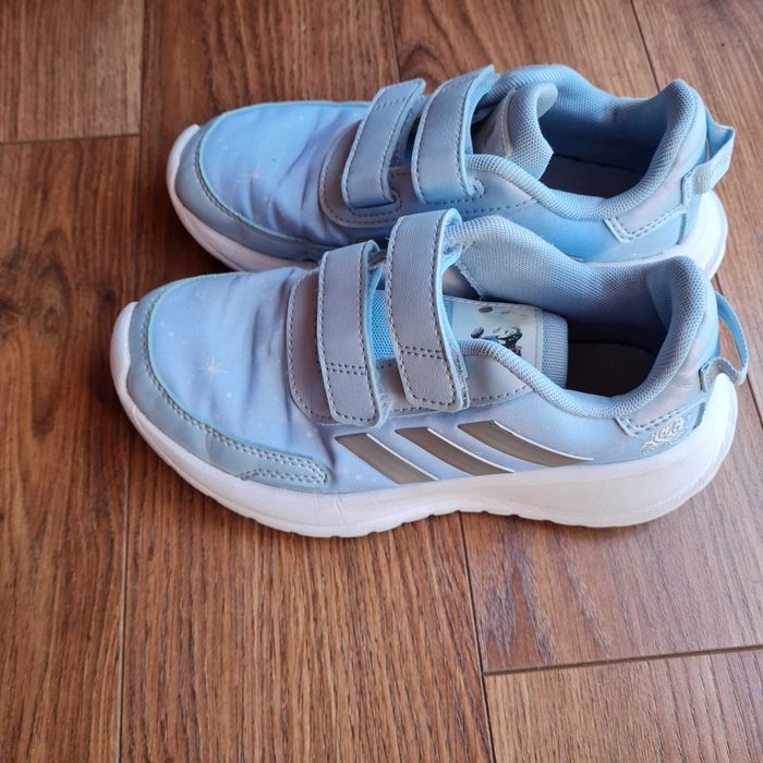 Adidasi marime 31 pt fete doua perechi 19 cm