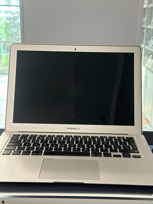 MacBook Air 13” 2017 i5 1.8 GHz 8GB 128GB ID-XXL6166 Bucuresti