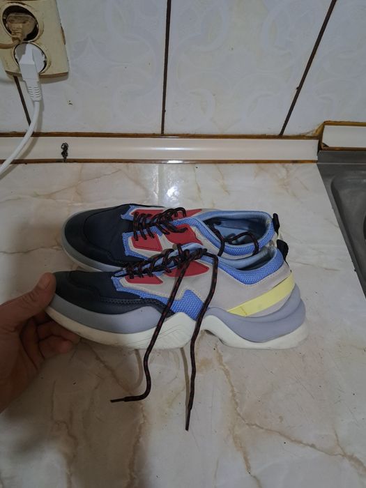 Sneakersi Zaraaa