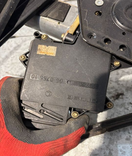 Motoras macara geam fata stanga 1 397 328 048 Volkswagen VW Sharan pr