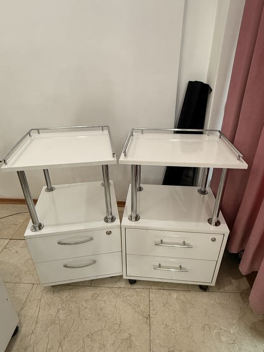 Продаю кушетку, помощник, стулья