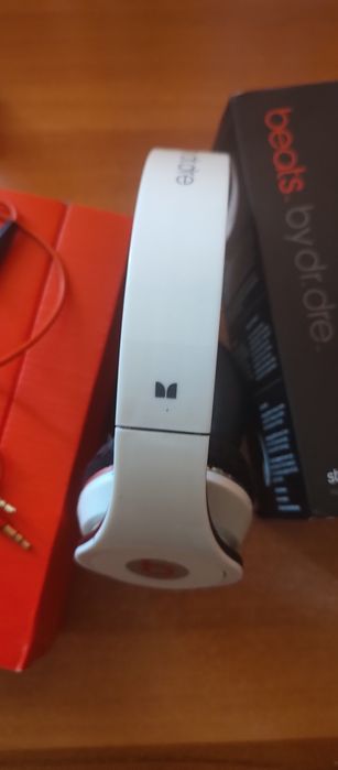 By dr dre, în cutia originala