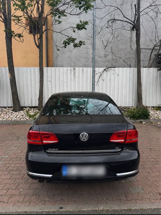 VOLKSWAGEN Passat