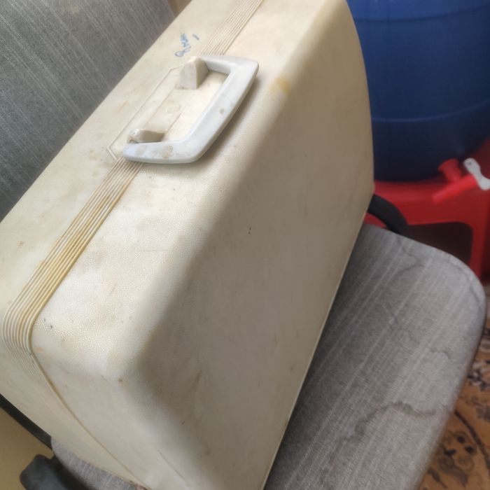 Mașină de cusut antică