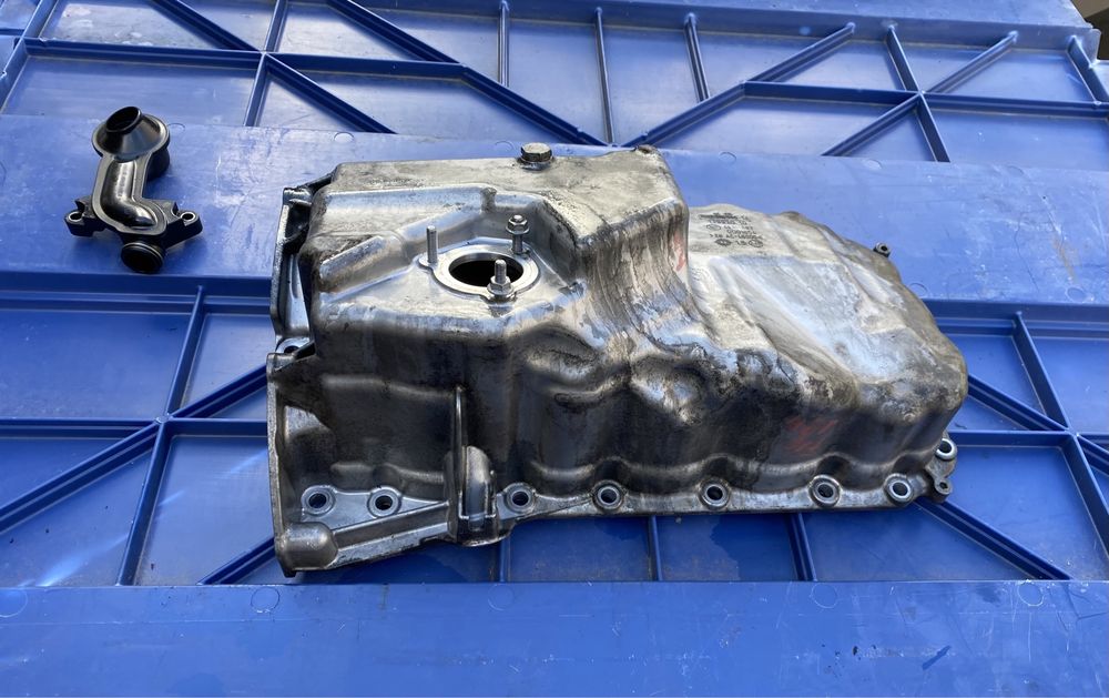 Baie ulei pentru  diverse modele BMW F30 F25 F10 F11 F20 F32 F07