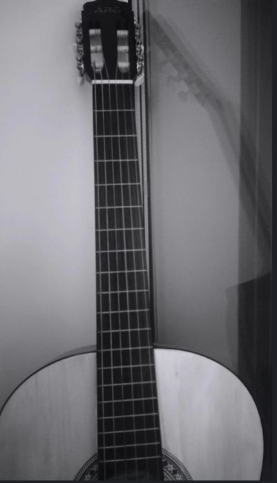 Продам гитаруууу