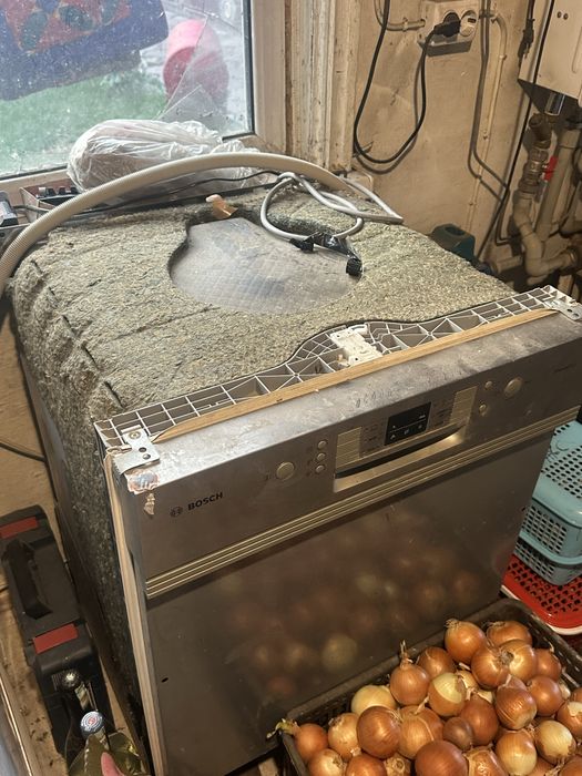 Посудомойчная машина BOSCH