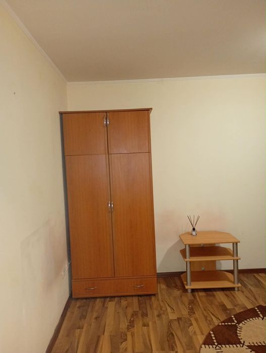 Închiriez garsoniera 25 mp decomandată in bloc de apartamente et.5-5.Zona Inel1.pret 1300ron + o luna garantie