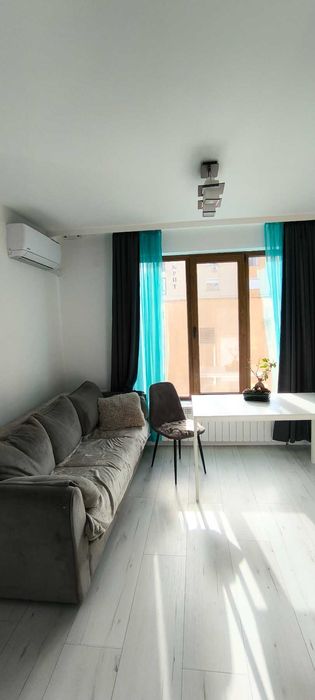 Тристаен апартамент в Манастирски ливади на ул.Иван Сусанин и гараж