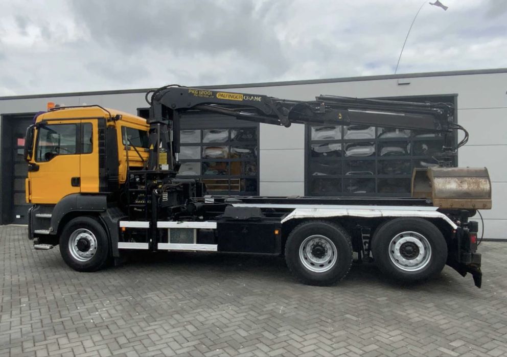 MAN TGS 26.360 6x4 3- странен самосвал с кран PALFINGER