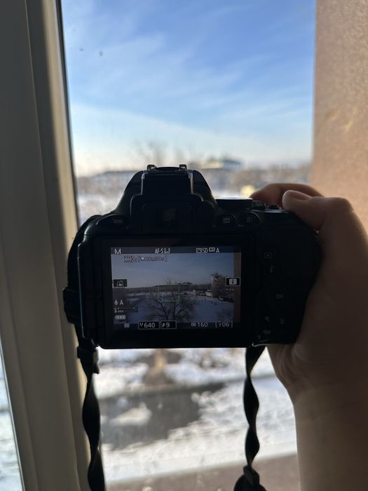 Nikon D5500 + 18-105mm