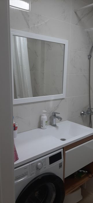 Продам евротрешку район 8 школа.