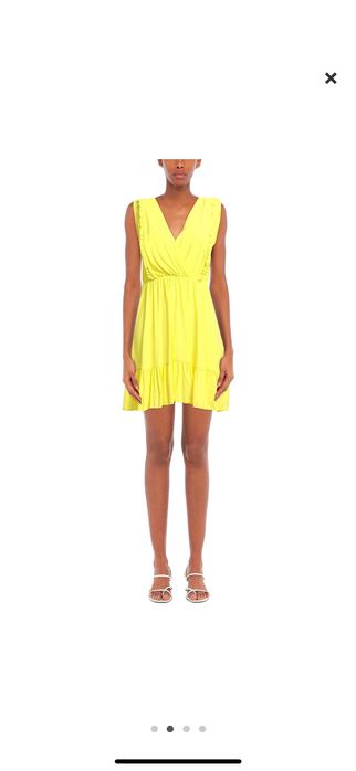 Жълта лятна рокля