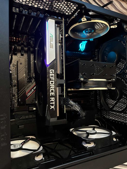 Геймърски Ryzen 5 5600X/Asus RTX 3060 Ti/16Gb рам/SSD+HDD 2tb/Fractal