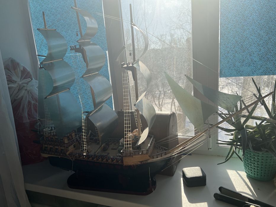 Корабль большой