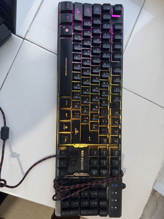 Red square клавиатруа с RGB подсветской
