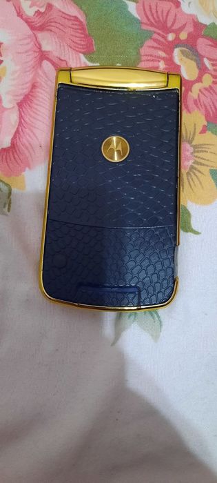 Motorola V8 GSM Orginal Imei Bor Ideal Holata