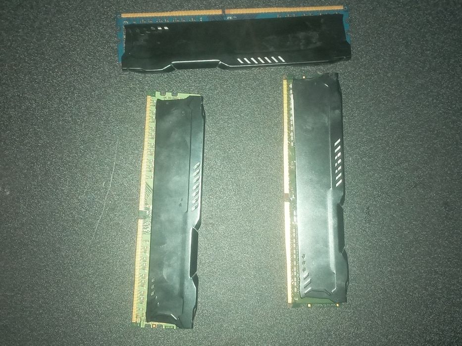 Оперативка ddr4 4+4+8gb