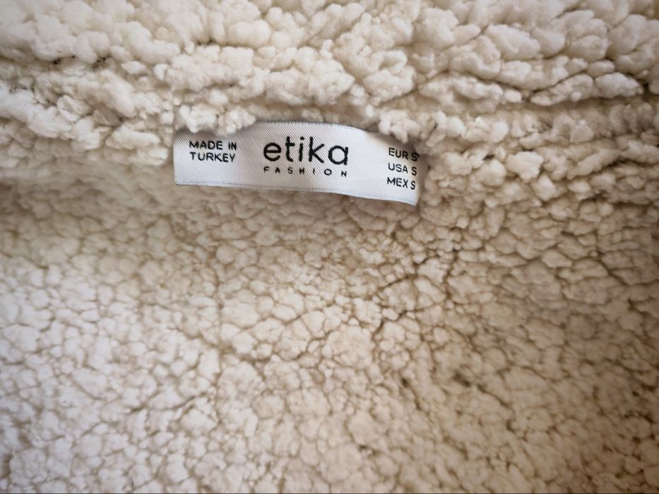 Geaca noua fără eticheta mărimea S