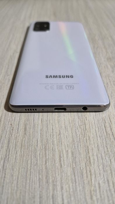 Продам телефон  Samsung  А71