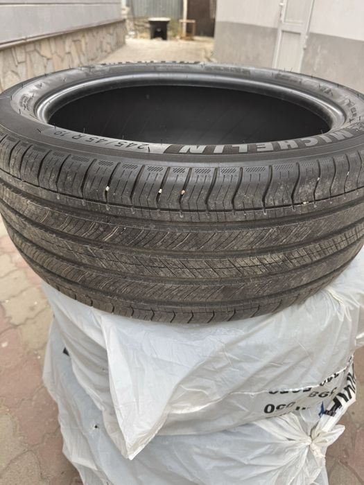 Продам комплект резины michelin