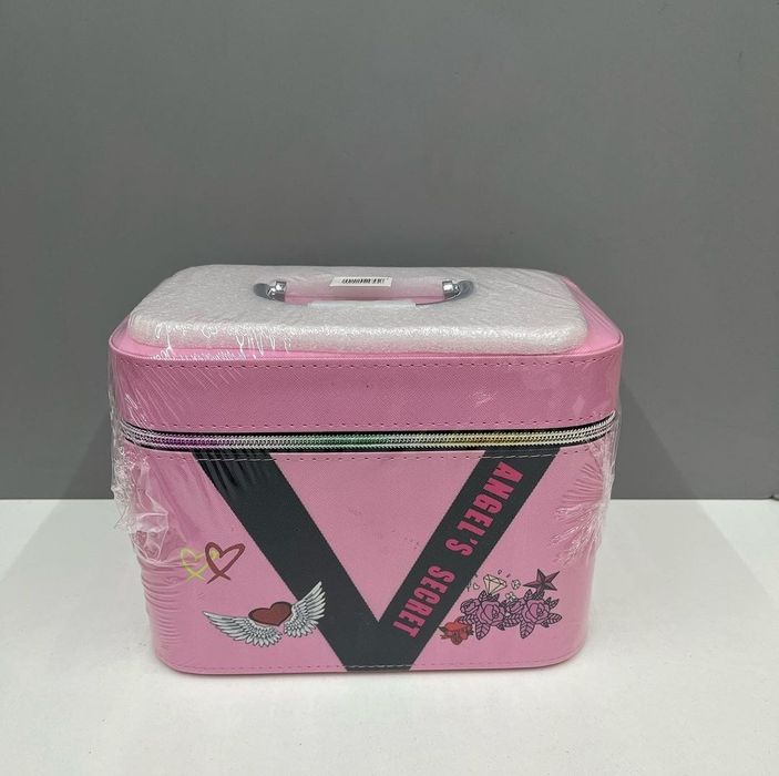 Косметички Victoria Secret