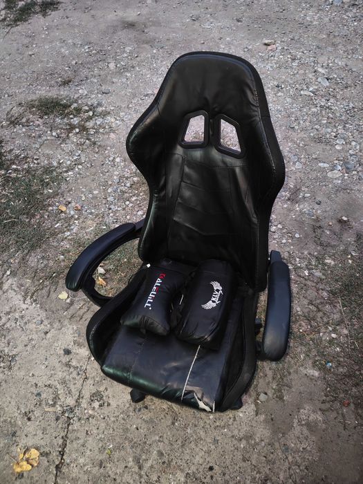 Продам игровое кресло