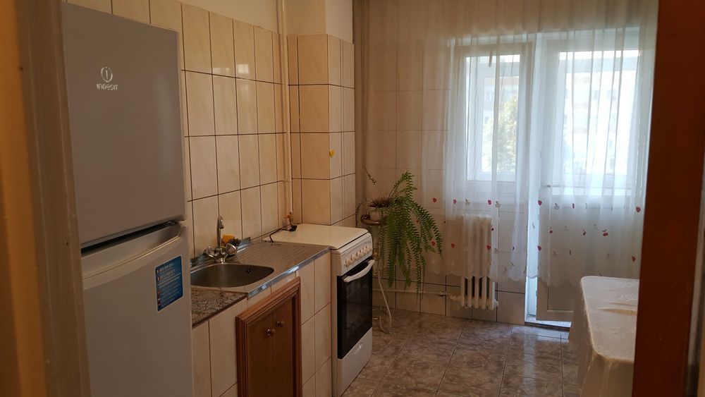Proprietar închiriez apartament 2 camere central