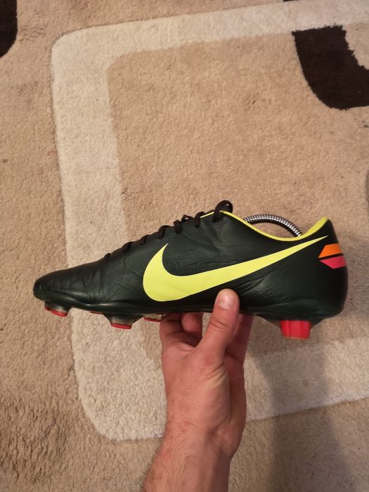 Vând ghete de fotbal Nike Mercurial Vapor VIII FG in stare impecabila