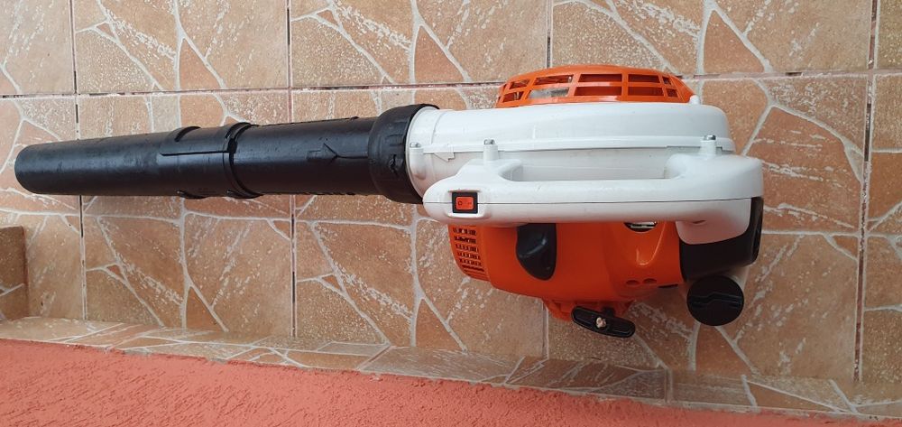 Suflanta stihl BG 56.
