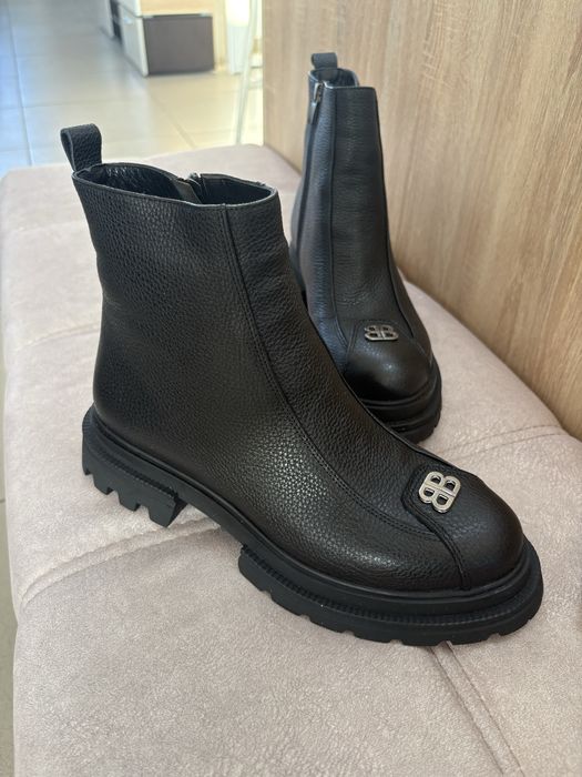 Продам зимние ботинки