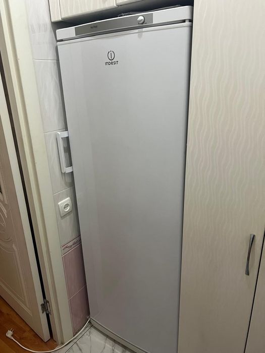 Морозильная камера Indesit