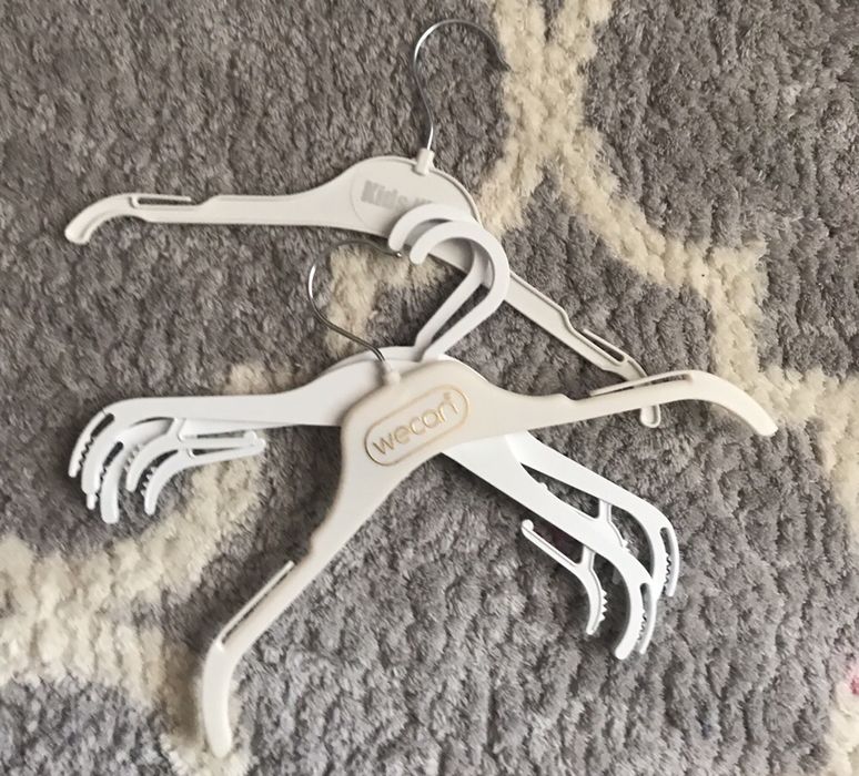 Продам вешалки детские