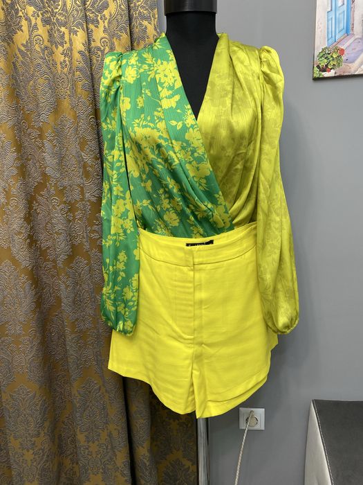 Риза и панталонки с висока талия